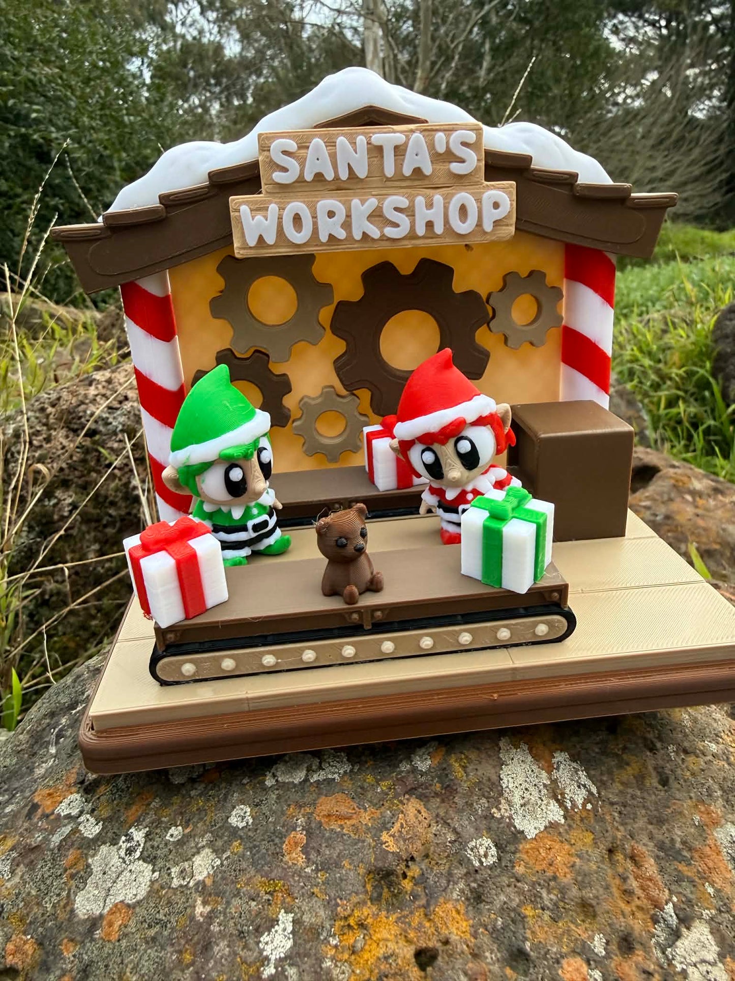 Santa’s Workshop Elves – Festive Christmas Mini Figurines