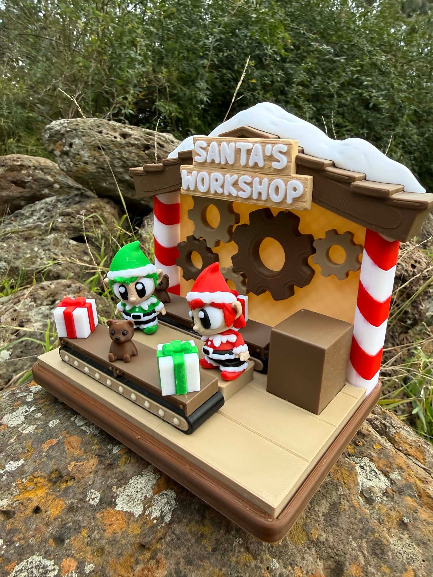 Santa’s Workshop Elves – Festive Christmas Mini Figurines
