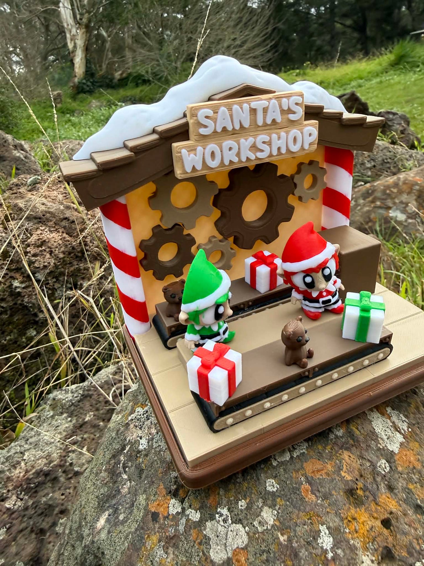 Santa’s Workshop Elves – Festive Christmas Mini Figurines