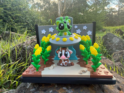 Alien & Cow Abduction Mini Habitat