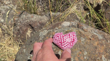 video with pink heart articulated moving and shacking