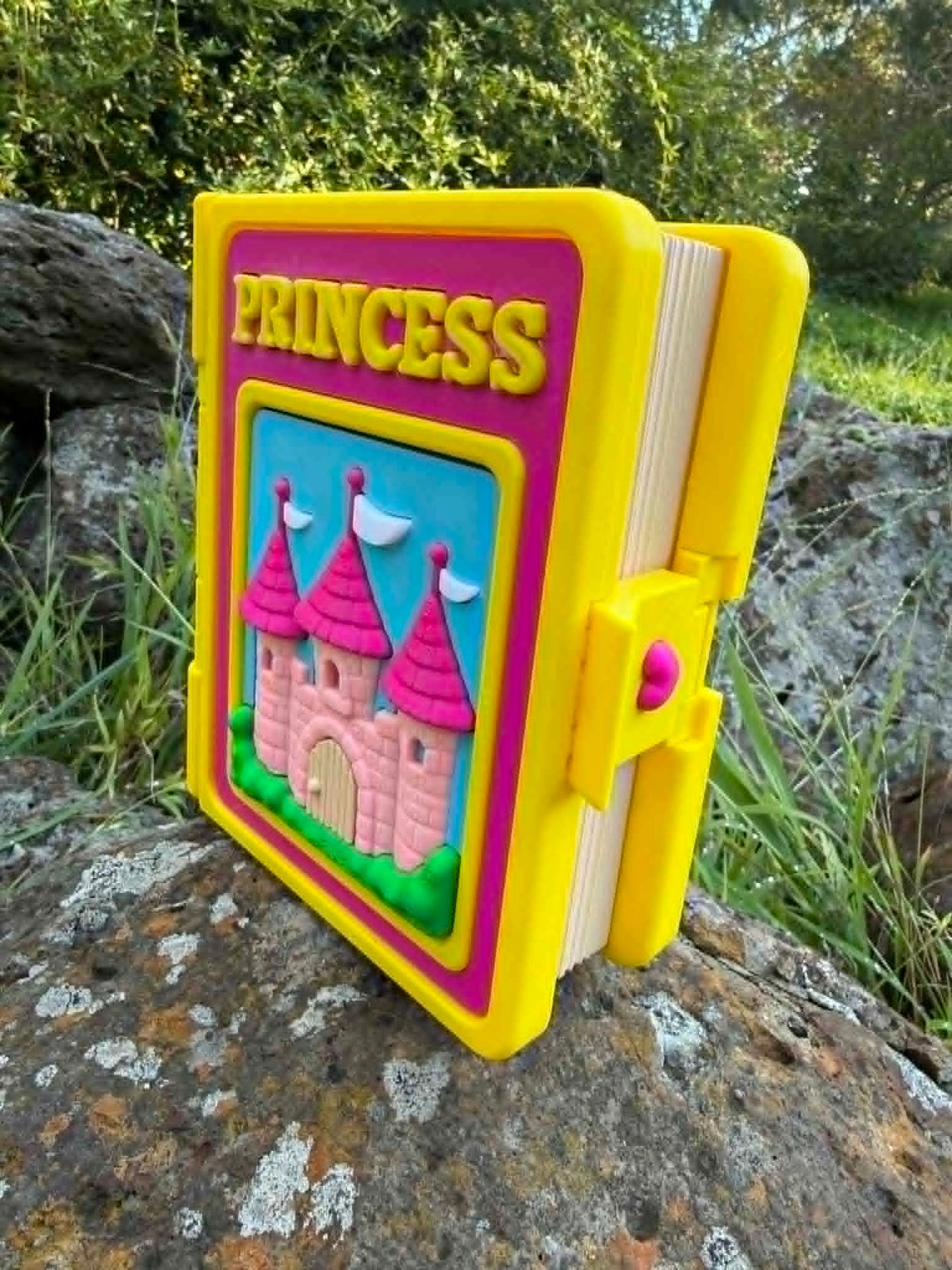 Princess Story Box Book – Articulated Princess, Castle & Mini Accessories