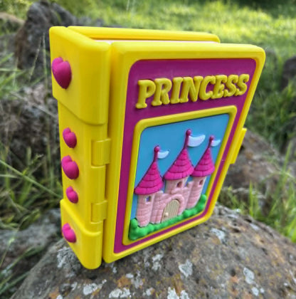 Princess Story Box Book – Articulated Princess, Castle & Mini Accessories