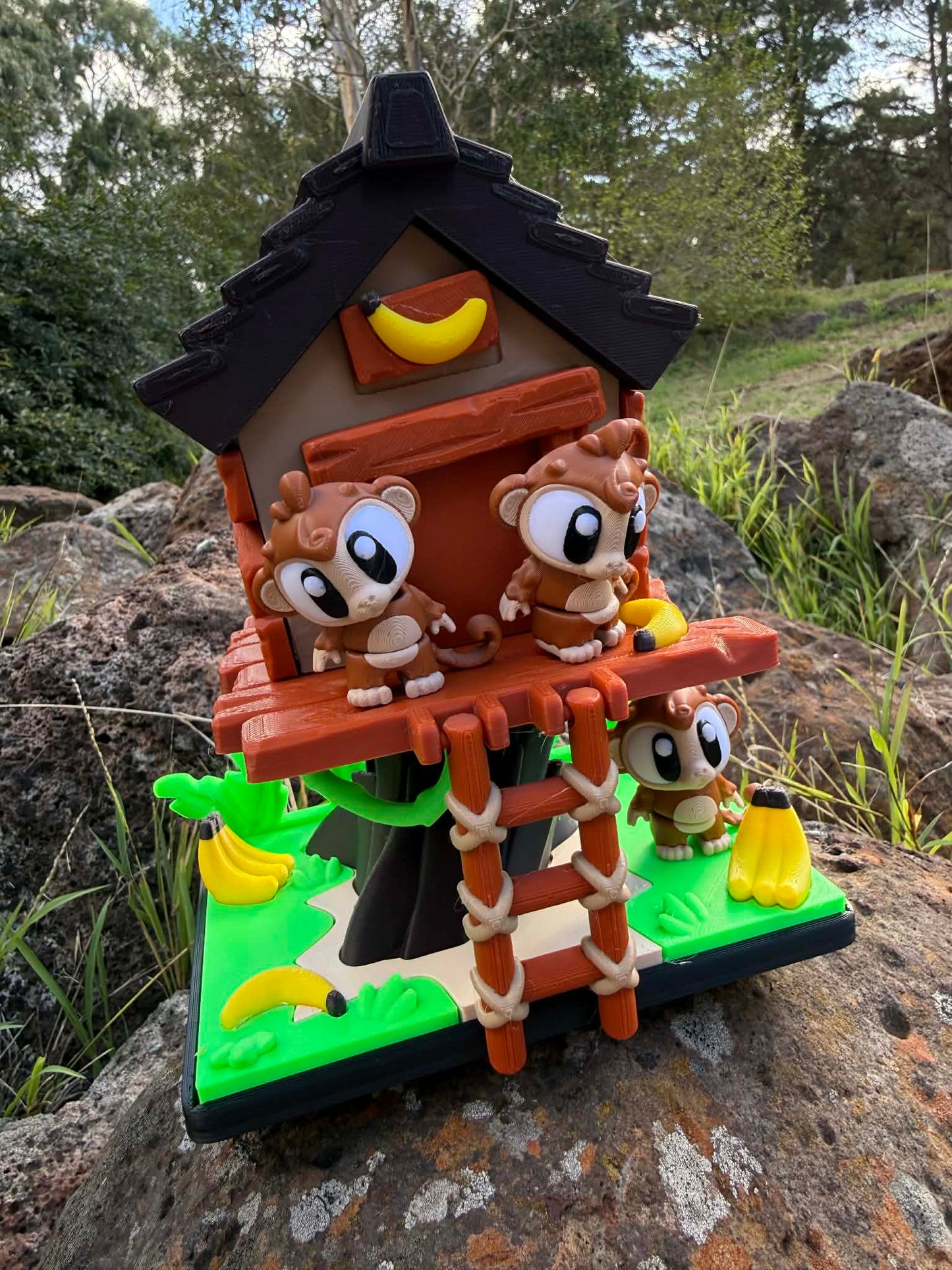 Monkey Tree House Playset – 3 Cheeky Monkeys & Banana Hut